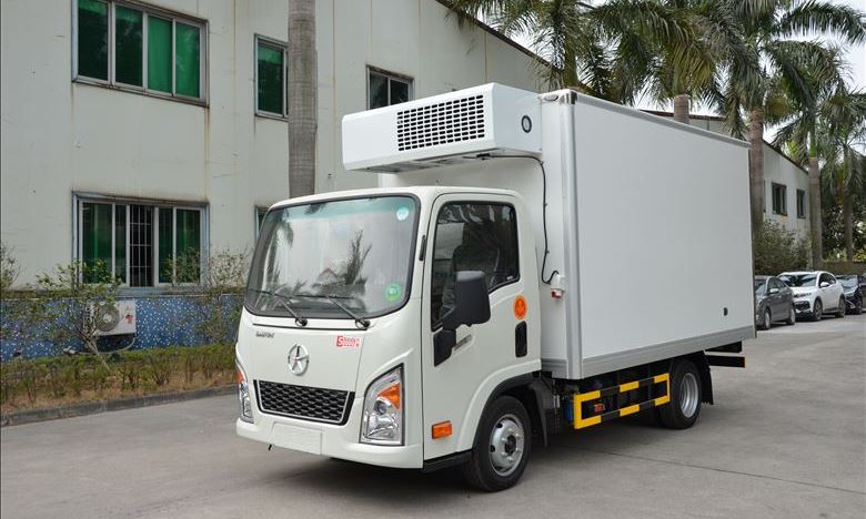 大運(yùn)小卡藍(lán)牌冷藏車(chē)
